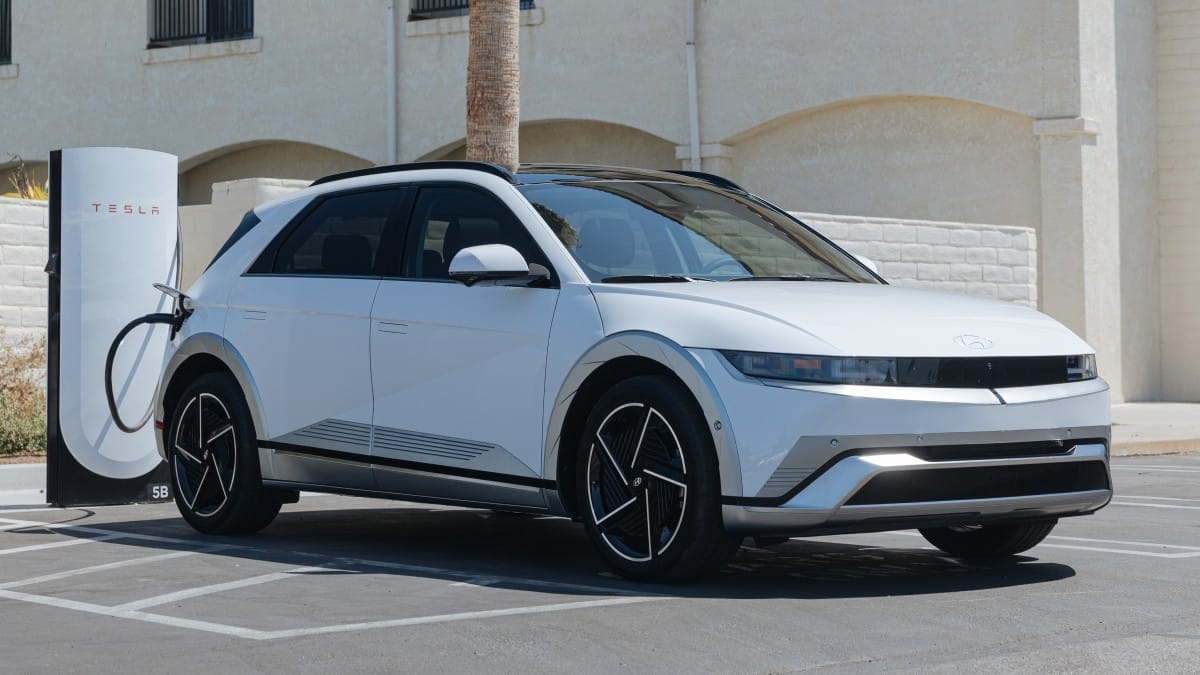 2025 Hyundai Ioniq 5 Buyers Get Free Home Charger or Charging Credit