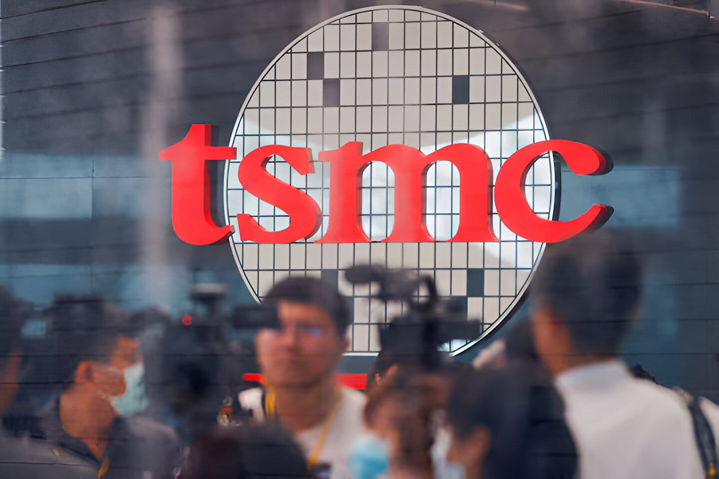 TSMC Launches Small-Scale 2nm Production and Unveils Advanced N2P Process