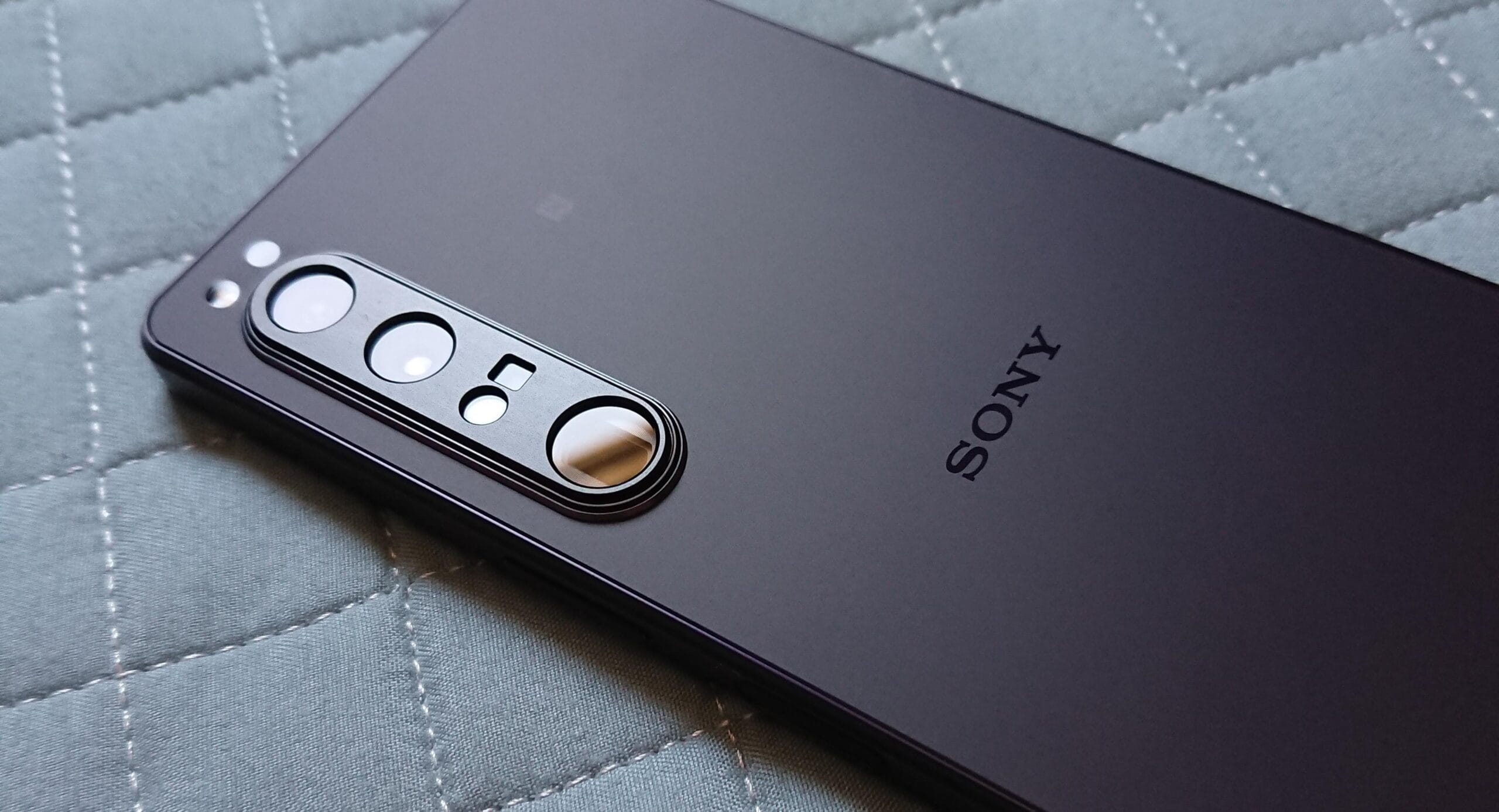 Sony Rolls Out Android 15 Update for Xperia 1 V, Ending Major Software Updates